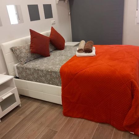 Plaza Pedro Zerolo Apartment Madrid Luaran gambar